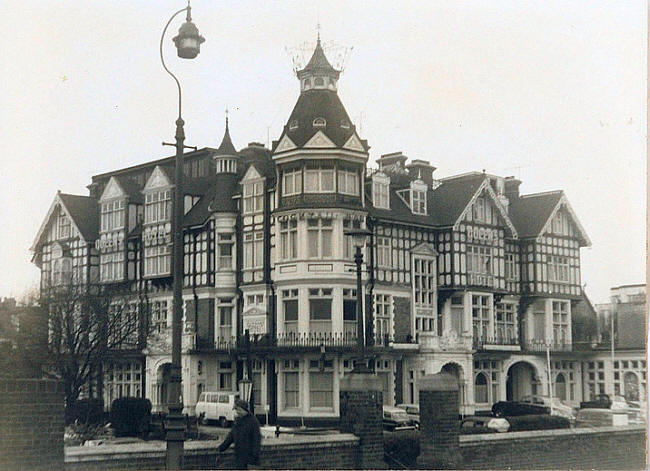 Queen's Hotel, Hamlet Court Road, Westcliff, Southend - in 1965