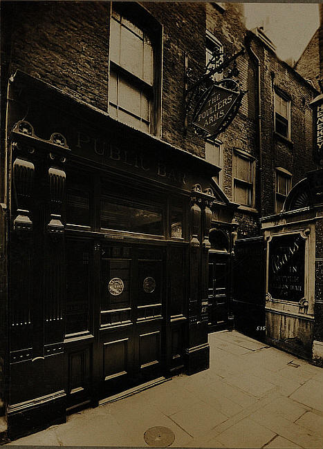 Poulterers Arms, 2 Freemans Court, All Hallows, Honey Lane, City of London