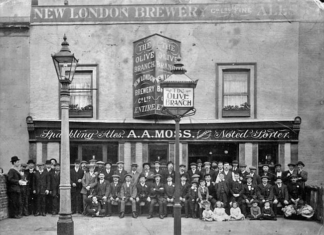 Olive Branch, 266 Southampton Street, Camberwell - circa 1915 with landlord A A Moss 