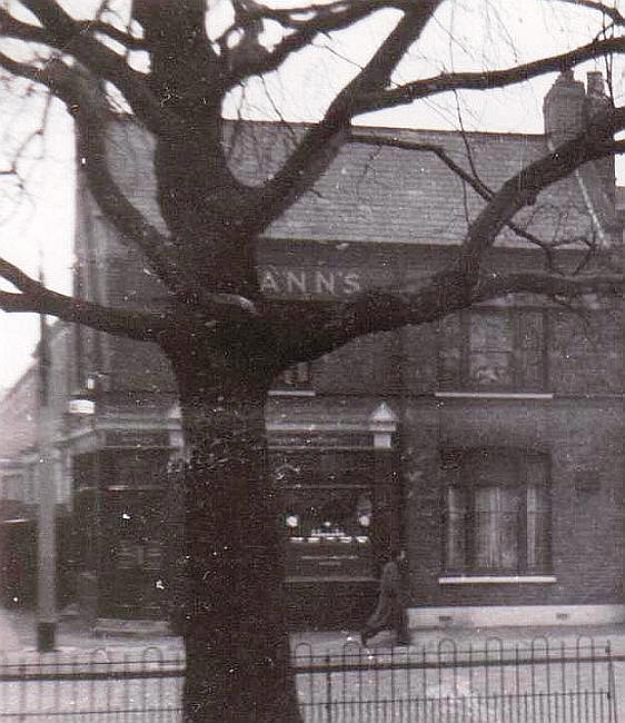Chippendale Arms, 204 Millfields Road, Hackney - circa 1947 - 1965