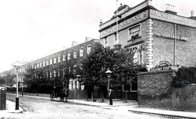 Scarsdale Arms at the corner of Pembroke Square and Earls Walk in circa 1900.