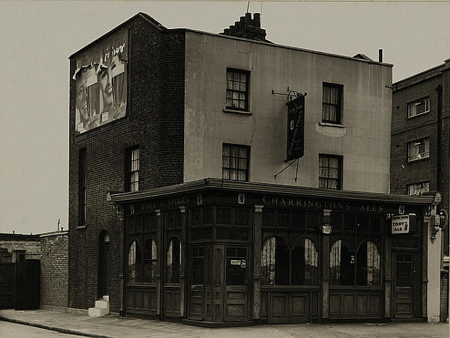 Railway Tavern, 131 Globe Road, Bethnal Green E2 - in 1961