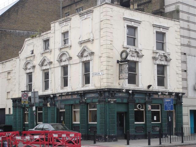 Brewery Tap, 500 Commercial Road - in September 2006