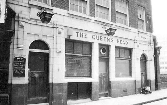 Queens Head, 31 Blackfriars Lane, EC4 - in 1982