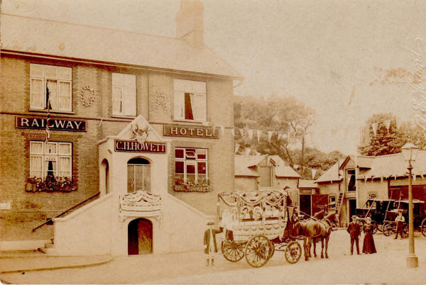 Railway Hotel, Darkes Lane, Potters Bar - circa 1911 with licensee C H Howett