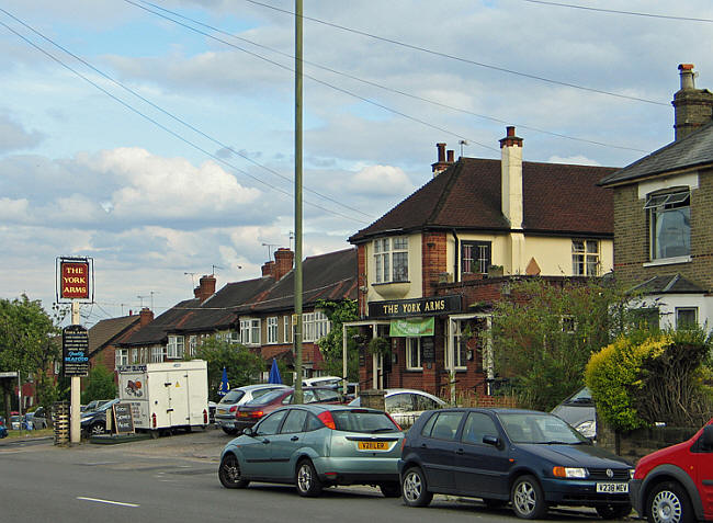 York Arms, 310 Oakleigh Road North, Whetstone N20 - in July 2015