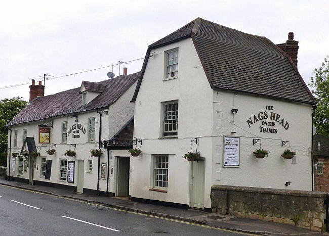 Nag’s Head, Abingdon Bridge, Abingdon - in May 2013