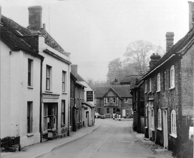 Swan Hotel, High Street, East Ilsley, Newbury, Berkshire