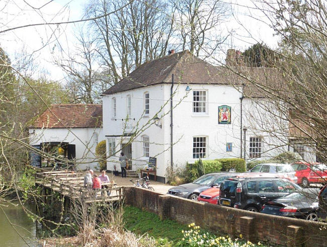 ndas Arms, Station Road, Kintbury, Berkshire - in April 2015