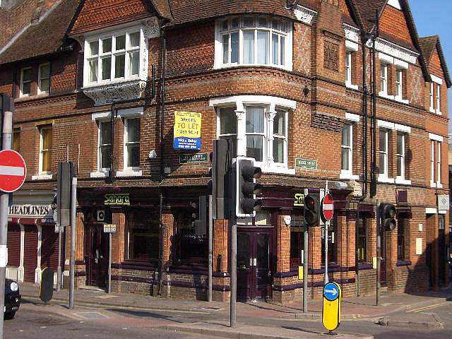 Cross Keys, Bridge Street & 1 Gun Street, Reading - in 2012