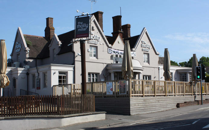 Railway Hotel, Station Road, Wokingham - in May 2009