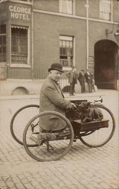 George Hotel, Market Square, Aylesbury - posted in 1914