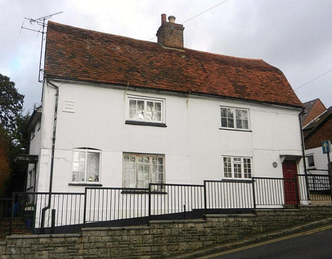 White Lion, 58 Castle Street, Aylesbury - in January 2012