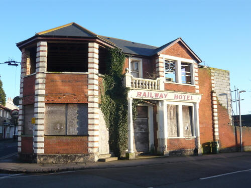 Railway Hotel, New Road, Linslade - in February 2009