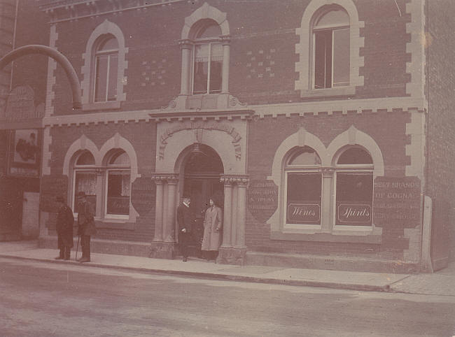 Lion & Lamb, High Street, Brentwood - circa 1910