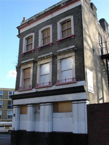 Huntingdon Arms, 66 Burke Street - in December 2006