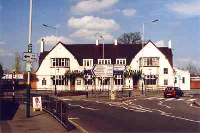 Crown, Haveringwell, Hornchurch