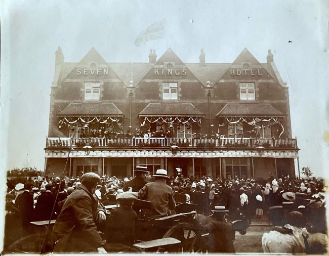 Seven Kings Hotel, High Road, Ilford, Essex - A celebration