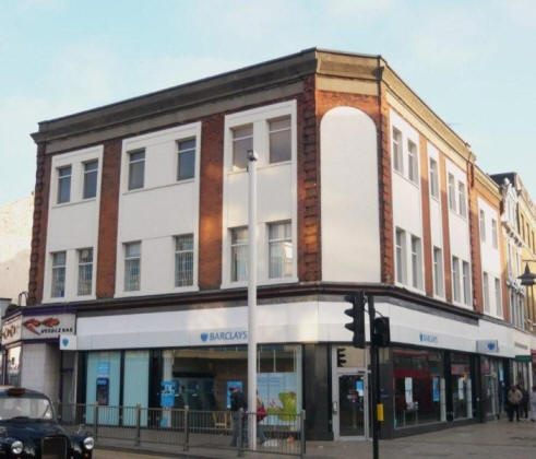 White Horse, Broadway, Ilford, Essex - in December 2008