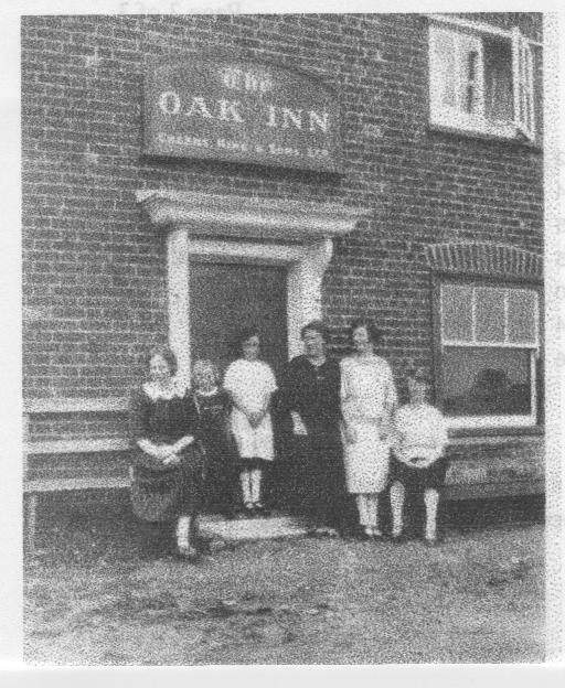 Harry Wood's family : [Left to Right]  Kate Wood,  (friend),   Margery, (friend),    Emily ,  Winnie,  who married Charles Salter and took over the 'Oak'  1945 from Harry when he retired ***