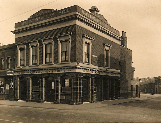 Two Brewers, High Street, Stratford E15 - in 1930