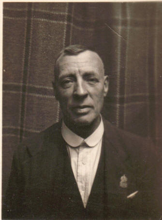 Ernest Leonars Sortwell - landlord of the Rising sun walthamstow 1908.