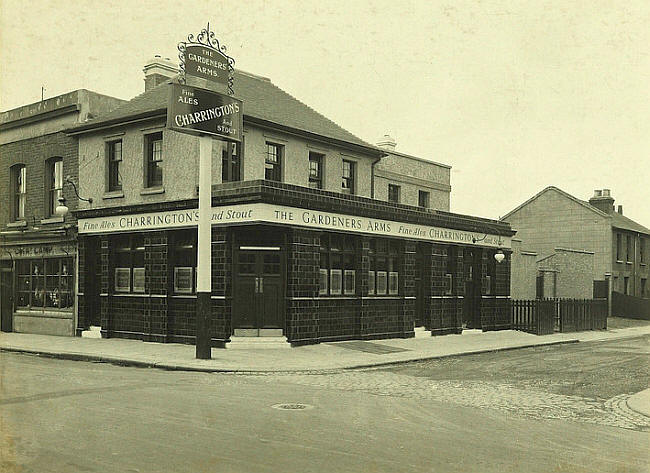 Gardeners Arms, 180 Boundary Road, Walthamstow - in 1928