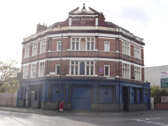 Essex Brewery Tap, 2 Markhouse Road, E17 - in November 2006