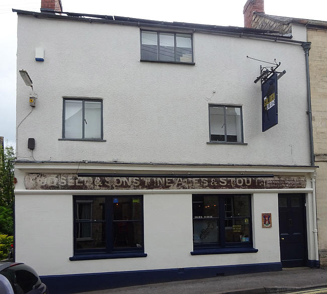 Golden Fleece Inn, 9 Nelson Street, Stroud, Gloucestershire - in June 2019