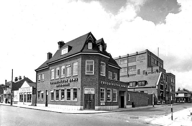 Froddington Arms, 55 Fratton Road, Fratton -  J A Hewes