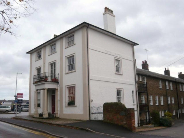 Royal Hotel, 11 Station Road, Aldbury, Hertfordshire - in November 2008