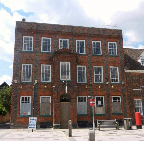 Goldcrest Inn, 14A High Street, Baldock - in May 2011