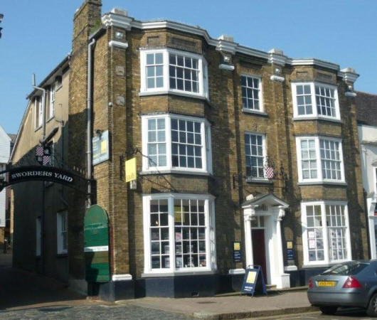 Chequers Hotel, North Street, Bishops Stortford - in September 2008