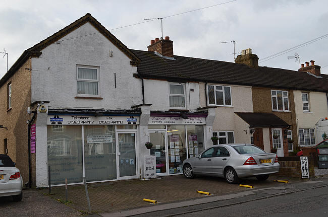 Tudor Rose, 276 New Road, Croxley Green - in November 2012 (now an estate agents)