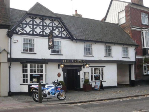 Crown Hotel, 119 High Street, Berkhamsted. - in November 2008