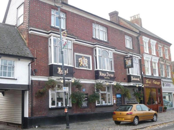 Kings Arms, 147 High Street, Berkhamsted - in November 2008