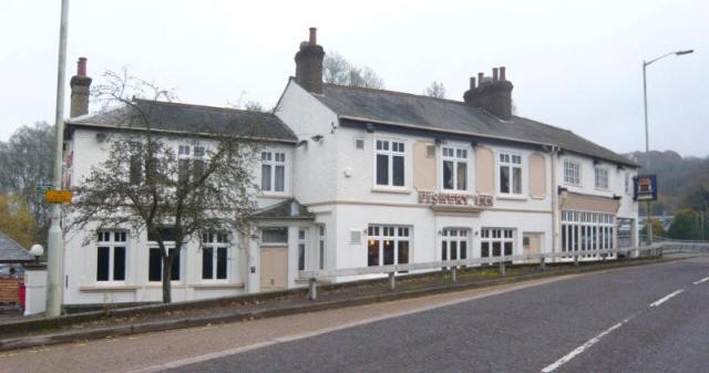 Fishery Inn, 4 Fishery Road, Boxmoor, Hertfordshire - in November 2008