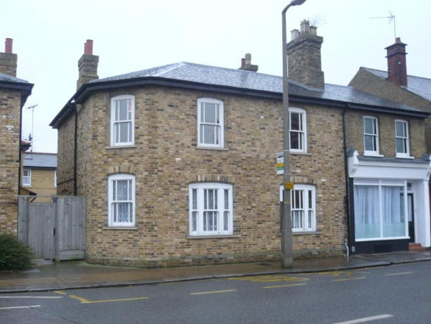 Bell & Crown, 29 Cowbridge, Hertford - in February 2009