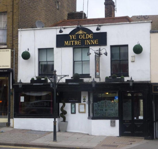 Mitre Inn, 58 High Street, Barnet - in November 2010