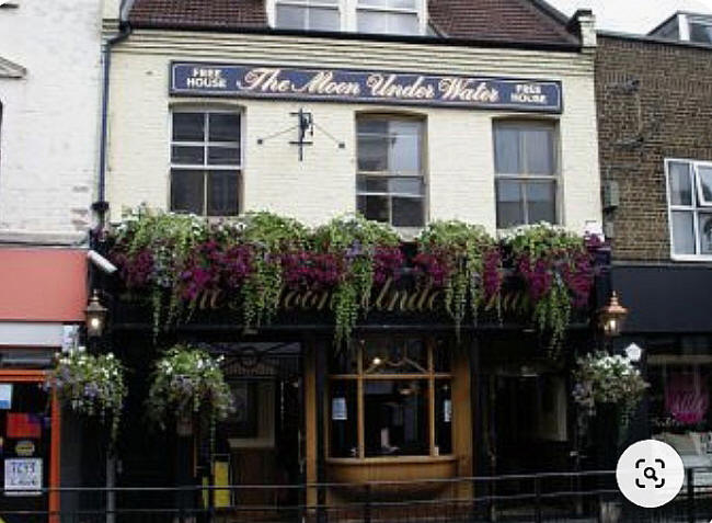 The Moon Under Water, 148 High street, Barnet EN5 - in 2004