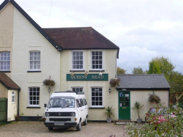 Queens Head, The Street, Allen’s Green, Hertfordshire - in October 2008