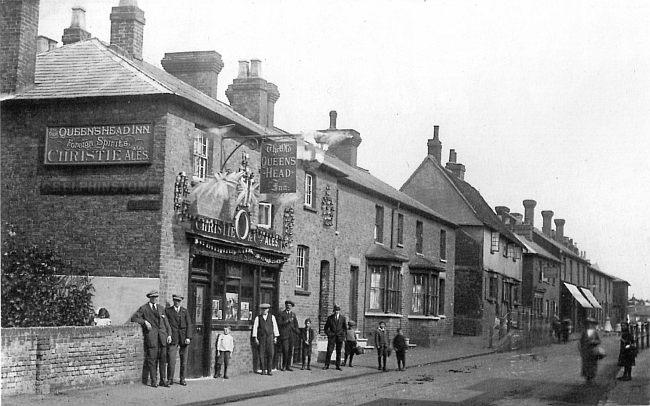 Queens Head, 61 Amwell Street, Hoddesdon