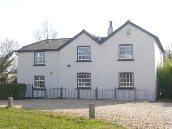 White Horse, Green Tye, Much Hadham - in March 2009