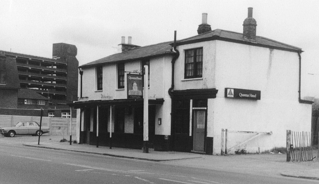 Queens Head, 55 Eleanor Cross Road, Waltham Cross