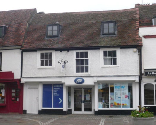 Lion & Wheatsheaf, 66 High Street, Ware - in June 2009