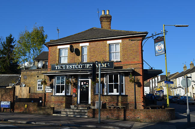 Estcourt Arms, Woodford Road, Watford - in November 2012