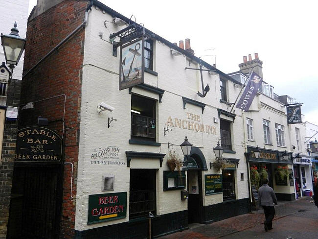 Anchor Inn, 1 High Street, Cowes - in September 2011