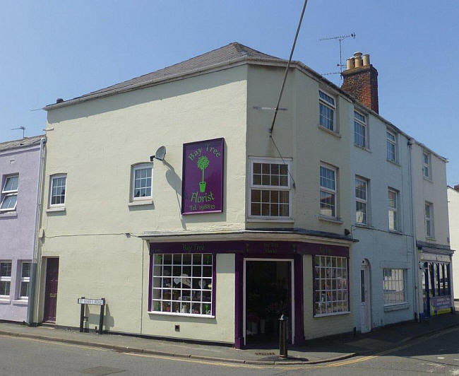 Solent Inn, Cross Street, Cowes - in June 2014