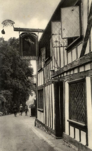 Pickwick Leather Bottle, Cobham, Kent - circa 1923