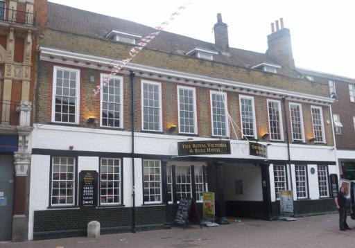 Bull & Royal Victoria Hotel, 1 High Street, Dartford - in August 2010